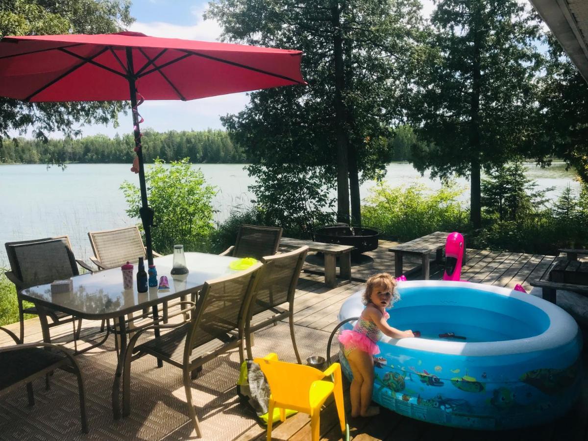 Miller Lake Lakefront Hope Lodge المظهر الخارجي الصورة
